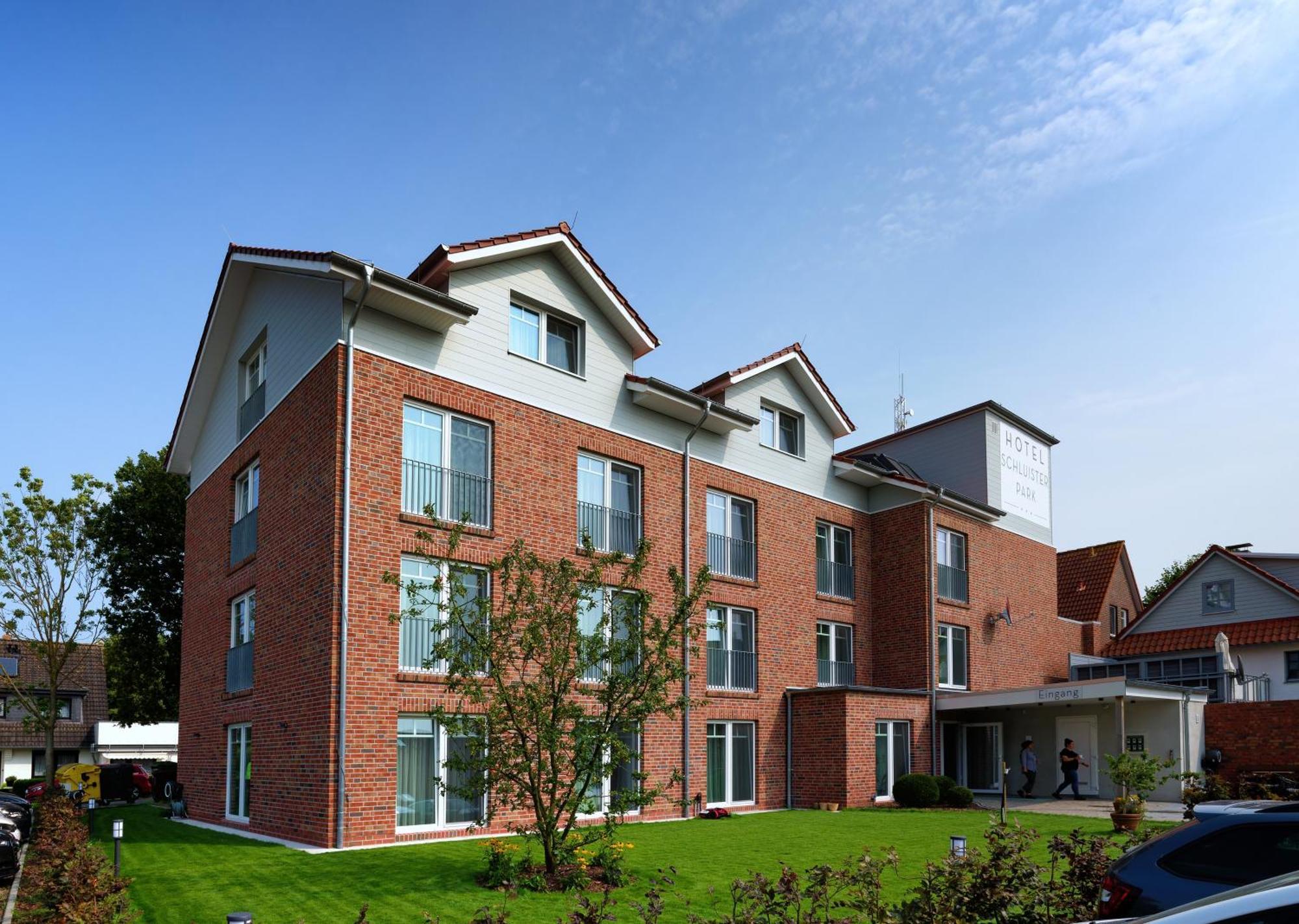 Hotel Schluister Park Carolinensiel Exterior photo